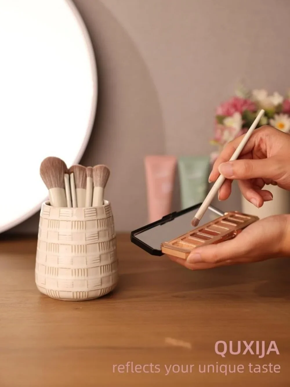 Elegant Ceramic Makeup Brush Holder - Vintage White Vanity Organizer, Easy to